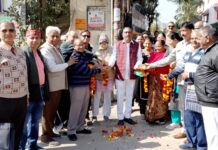 पार्षद के प्रयासों से कौशांबी में जलभराव की समस्या का हो रहा समाधान, नाला निर्माण कार्य का शुभारंभ