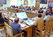 बैंकों में लंबित न रहे लोन आवेदन, अस्वीकृत की दें रिपोर्ट: सीडीओ