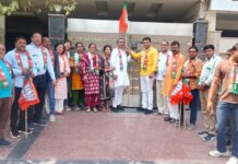 भाजपा स्थापना दिवस पखवाड़ा: बृज विहार मंडल ने चलाया घर-घर झंडा अभियान