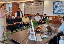 पाइप मार्किट के व्यापारी पहुंचे नगर निगम, नगर आयुक्त ने लिया तुरंत एक्शन