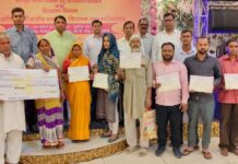 श्रमिकों के सामाजिक-आर्थिक उत्थान के लिए सरकार प्रतिबद्ध: संजीव शर्मा