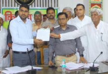 किसान दिवस: किसानों की समस्याओं का प्राथमिकता से हो समाधान: डीएम
