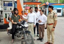 नो हेलमेट नो फ्यूल: सख्ती के साथ लागू हुई नीति, चालान, गाजियाबाद में चेतावनी और जांच का दौर शुरू
