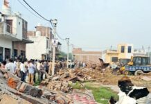 देवला में अवैध निर्माण पर चला ग्रेटर नोएडा प्राधिकरण का बुल्डोजर