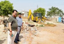 सुनपुरा में अतिक्रमण पर चला ग्रेनो प्राधिकरण का बुल्डोजर