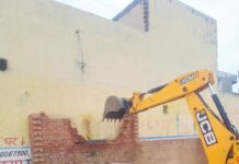 मोरटी की 7 हजार वर्ग मीटर की अवैध कॉलोनी पर चला बुलडोजर, सड़क और प्लॉटिंग को किया जमीनदोज