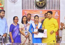 गाजियाबाद में मेधावी छात्रों का हुआ सम्मान: कैबिनेट मंत्री ने दी सफलता की प्रेरणा