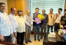 एसीईओ सौम्य श्रीवास्तव से मिले आईआईए के पदाधिकारी, प्रशंसा पत्र सौंपा