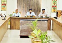 मुख्यमंत्री युवा उद्यमी योजना की समीक्षा बैठक में सीडीओ अभिनव गोपाल ने बैंकों को लगाई फटकार