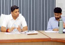 डीएम रविन्द्र कुमार मांदड़ ने भरी ऊर्जा की नई रोशनी: हर घर पहुंचे सूर्य घर योजना का उजाला