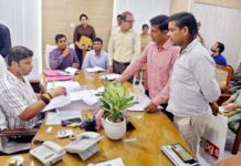 “इधर शिकायत प्राप्त- उधर निस्तारण की कार्यवाही” : डीएम रविन्द्र कुमार माँदड़ की कार्यशैली बनी चर्चा का विषय