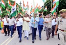 78 फीट ऊंचे तिरंगे संग गाजियाबाद में उमड़ा देशभक्ति का सैलाब