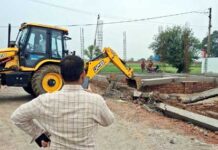 ग्राम मटियाला में जीडीए का चला बुलडोजर , 25 बीघा में काटी जा रही अवैध कॉलोनी ध्वस्त