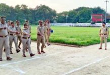 पुलिस लाइन में गूंजे कदमताल, डीसीपी धवल जायसवाल ने बढ़ाया जवानों का हौसला