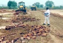 मोरटी और अटोर गांव में 26 बीघा में फैली अवैध कॉलोनियों का जीडीए ने बुलडोजर से किया ध्वस्त