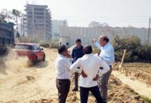 राजनगर एक्सटेंशन में सड़कों के निर्माण कार्यों में नई गति, लंबे समय से रुके कार्य हुए शुरू