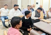 पंचशील प्राइम रोज सोसाइटी में हड़कंप: प्रशासन सख्त, बिल्डर को 10 दिन की अंतिम चेतावनी-डीएम कार्यालय में तलब