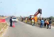 ग्रेनो प्राधिकरण का रोड सेफ्टी अभियान तीसरे दिन भी जारी, सड़क सुरक्षा को बनाया प्राथमिकता