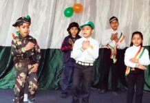 कैंब्रिज पब्लिक स्कूल में 77वें गणतंत्र दिवस का भव्य आयोजन, विद्यार्थियों ने दिखाई देशभक्ति की भावना