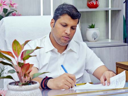 dm-ravindra-kumar-mandhad