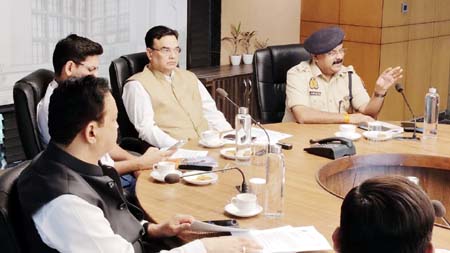 Greater-Noida-Authority-meeting (1)
