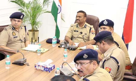 Police- Commissioner- J.- Ravindra-Gaur-meeting