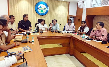 राजनगर एक्सटेंशन में बनेगा अत्याधुनिक नगर निगम मुख्यालय, 100 वार्डों में 100 करोड़ के विकास कार्यों की सौगात राजनगर एक्सटेंशन में बनेगा अत्याधुनिक नगर निगम मुख्यालय, 100 वार्डों में 100 करोड़ के विकास कार्यों की सौगात