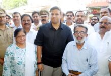 वर्षों का इंतजार खत्म, 24 घंटे में मिला न्याय: ‘गरीब का गृह प्रवेश’ अभियान से महिला को वापस मिली 34 साल पुरानी आवंटित दुकान