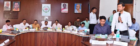 अब विकास के साथ बढ़ेगी जवाबदेही: बिना नक्शे निर्माण पर कार्रवाई, होर्डिंग से होगी पंचायत की कमाई अब विकास के साथ बढ़ेगी जवाबदेही: बिना नक्शे निर्माण पर कार्रवाई, होर्डिंग से होगी पंचायत की कमाई