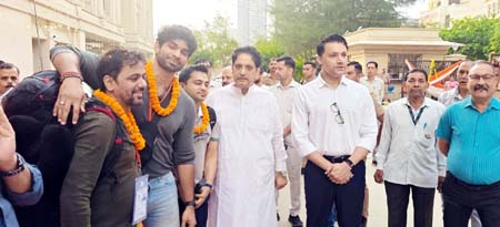 ‘हर-हर महादेव; के जयघोष के बीच कैलाश मानसरोवर यात्रा का पहला जत्था रवाना, श्रद्धा और उत्साह से गूंजा इंदिरापुरम