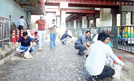 गाजियाबाद में धूल के खिलाफ नगर निगम का ‘मेगा क्लीन-अप’, हाईटेक तकनीक से सड़कों को मिली नई चमक गाजियाबाद में धूल के खिलाफ नगर निगम का ‘मेगा क्लीन-अप’, हाईटेक तकनीक से सड़कों को मिली नई चमक