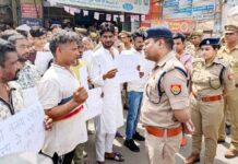‘योगी जी, अब माफ कर दो…’, गाजियाबाद में तख्तियां हाथ में लेकर अपराधियों ने खाई अपराध छोडऩे की शपथ