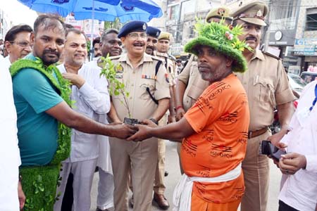 kanwar-yatra-dcp-surendra-nath-tiwari